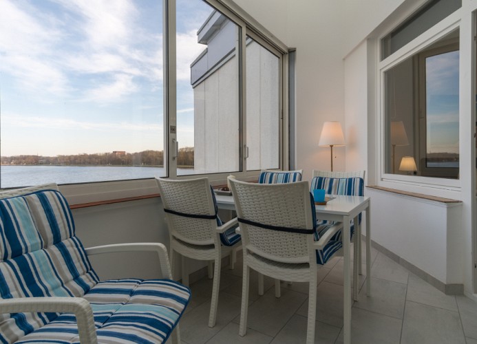 ... zum Wintergarten ...