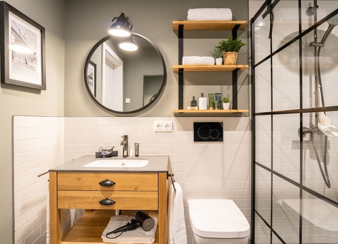 ... stylischen Duschbad