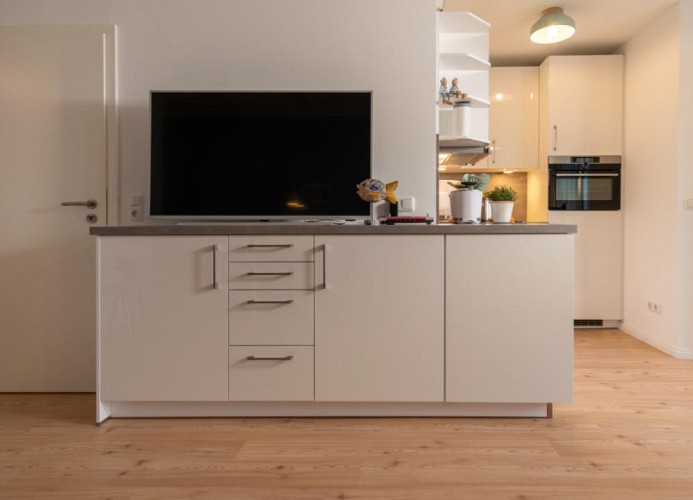 TV.-Board