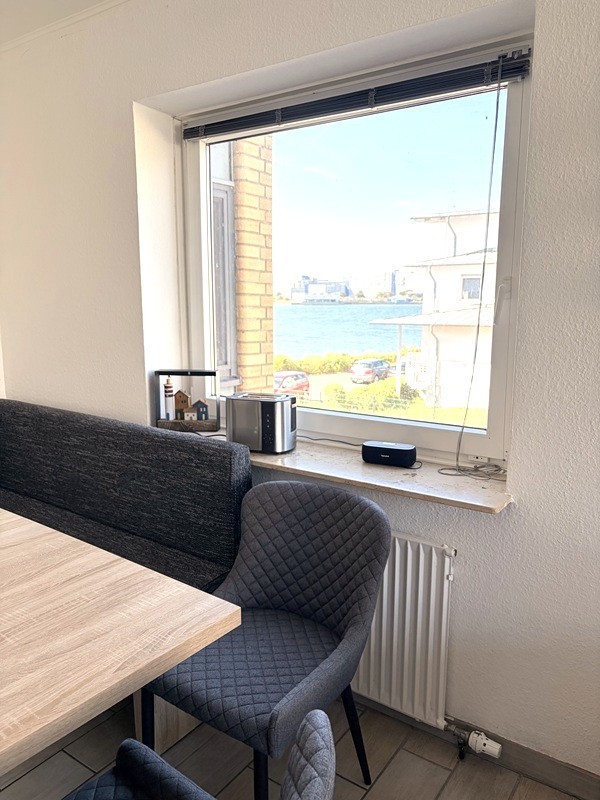 Essecke mit Seeblick