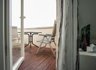 ... zum Balkon