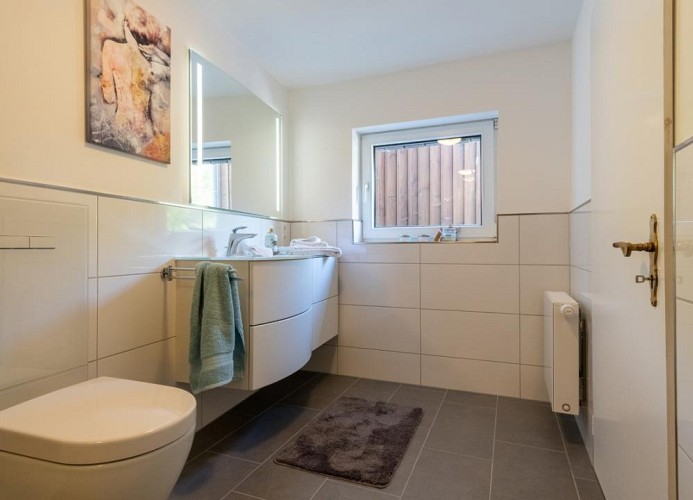 modernes Duschbad ...