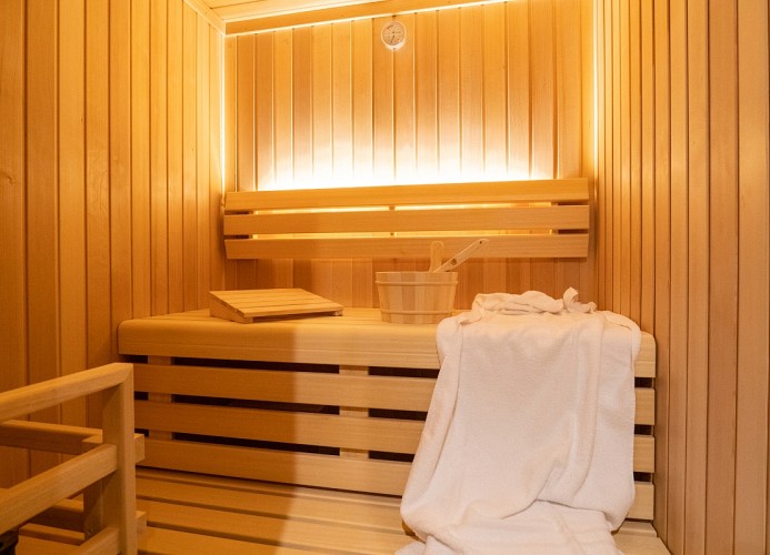 ... und eigener Sauna