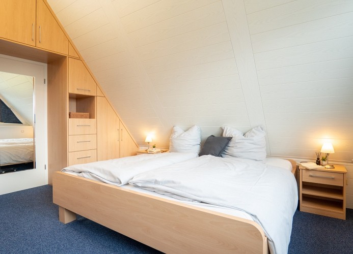 ... Doppelbett und ...