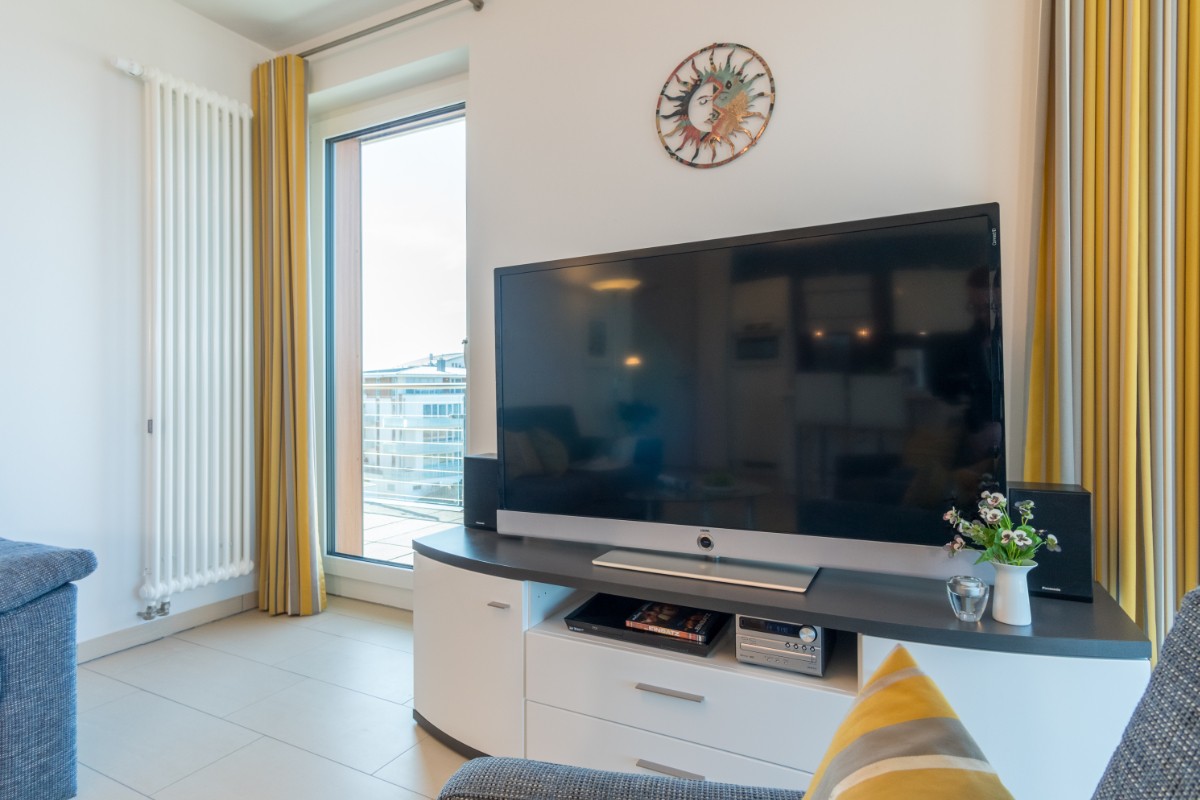 ... Smart-TV (inkl. Sky) ...