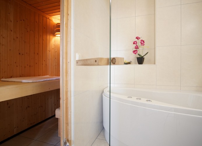 ... mit Whirlpool ...