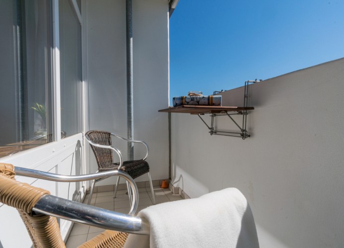 ... vom sonnigen Balkon ...