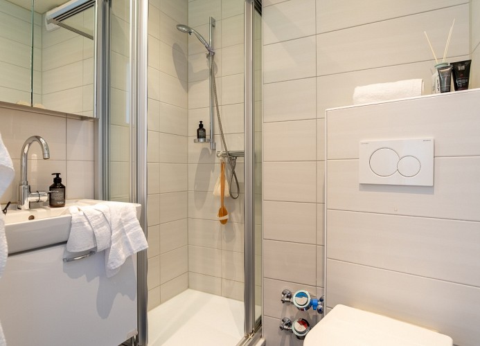 modernes Duschbad