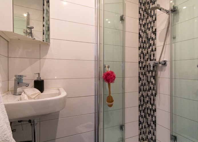 modernes Duschbad