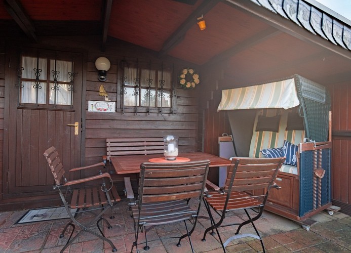 Terrasse mit Strandkorb