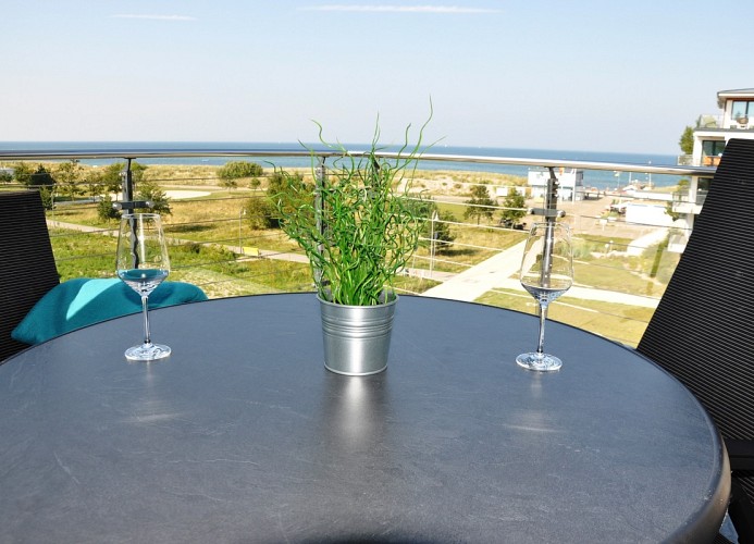 Balkon mit traumhaftem Meerblick