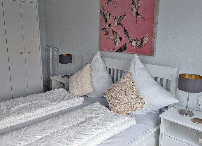 Schlafzimmer 1