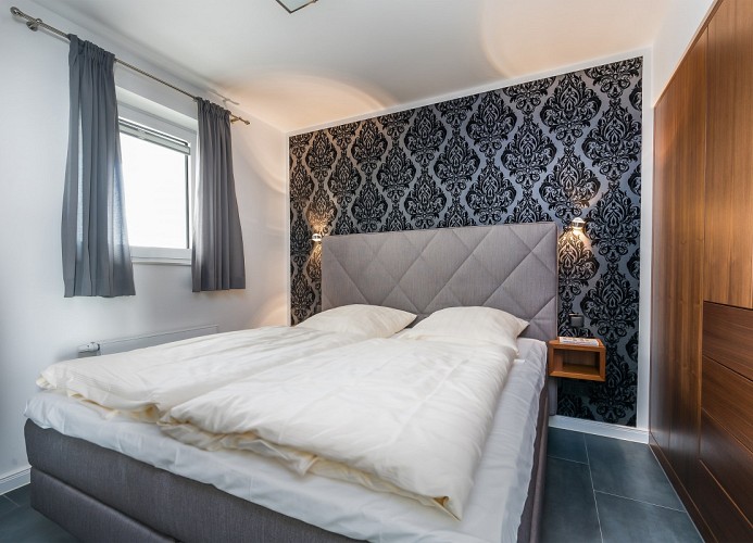 Schlafzimmer 1