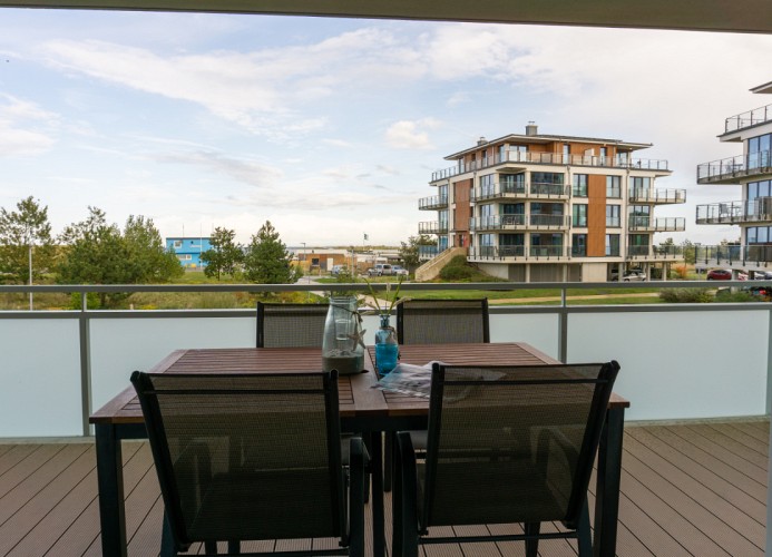 ... großen Balkon