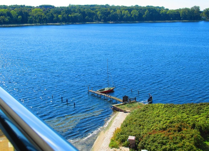 ... auf den Binnensee ...