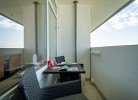 ... gemütlichen Balkon ...