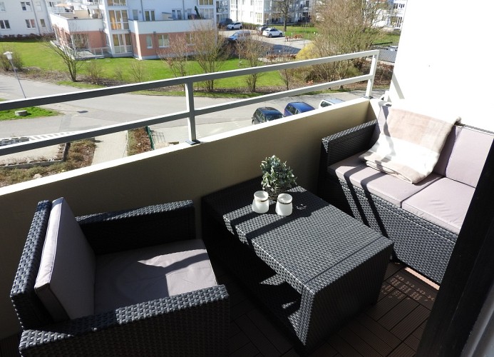 sonnige Balkon in Westlage