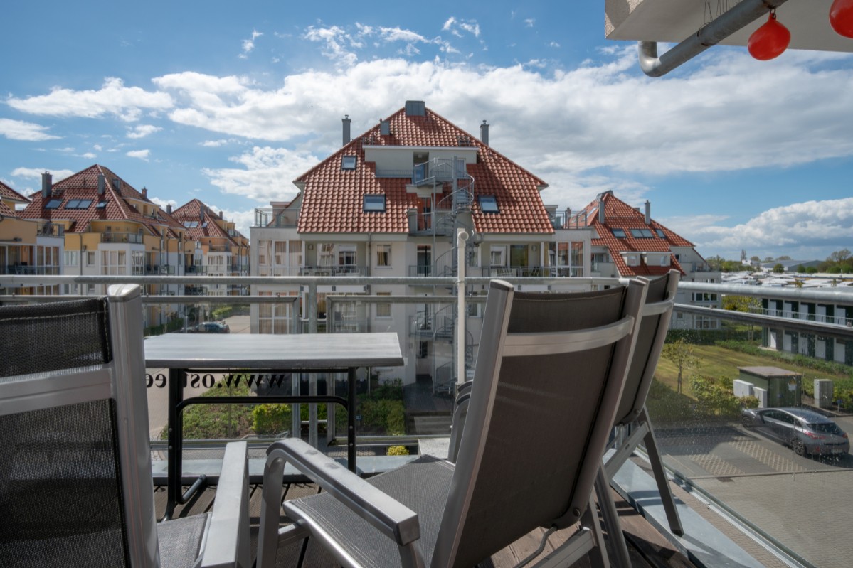 ... zum sonnigen Balkon ...