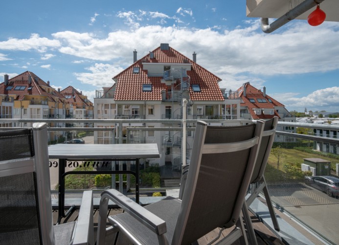 ... zum sonnigen Balkon ...