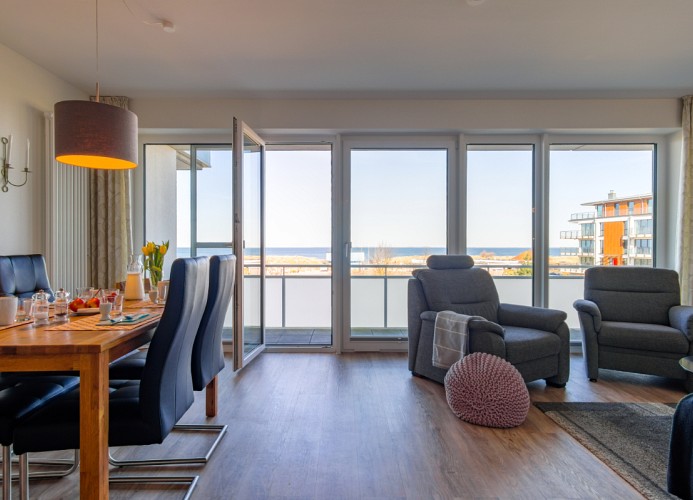 Wohnzimmer mit Zugang ...