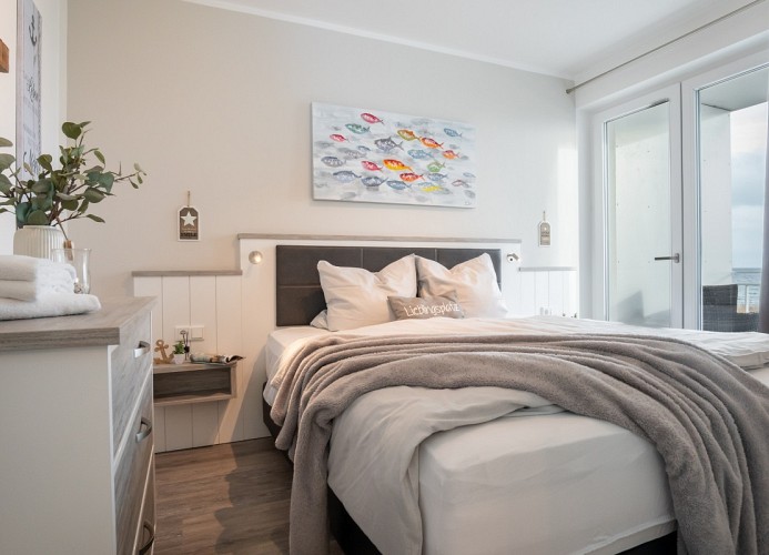 Schlafzimmer mit einem ...