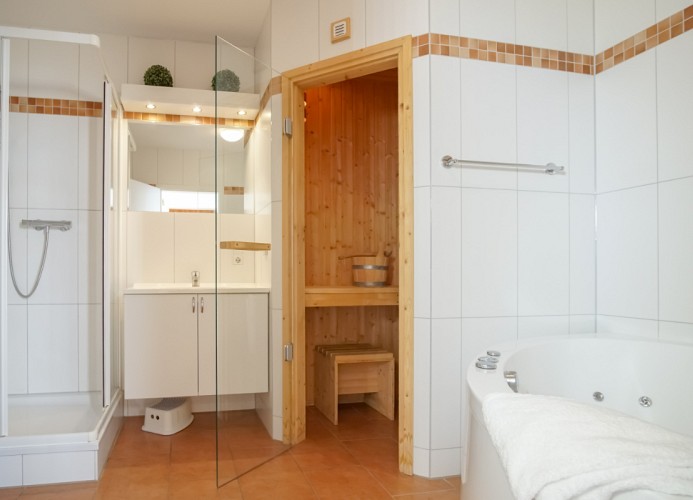 ... mit Sauna ...