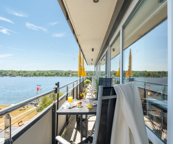 Balkon mit Blick ...