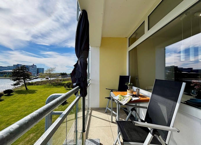 Südbalkon mit Seeblick