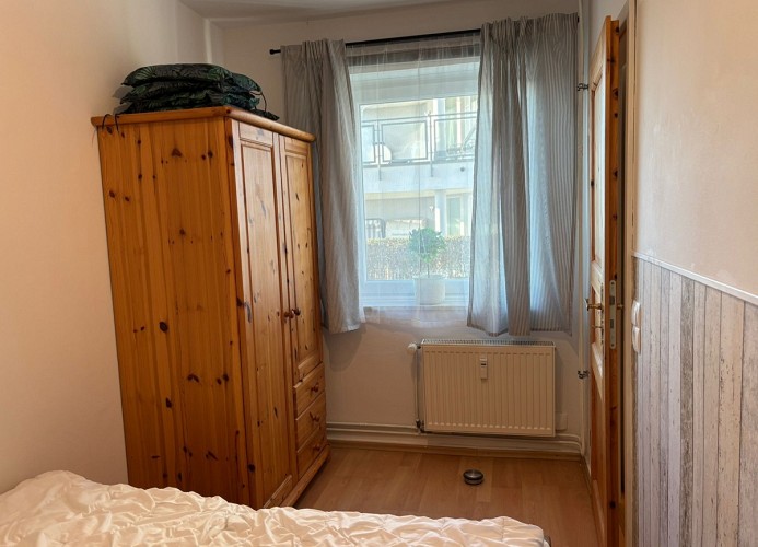 Schrank im Schlafzimmer 1