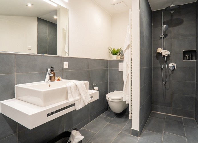 ... mit einer Walk-In-Dusche