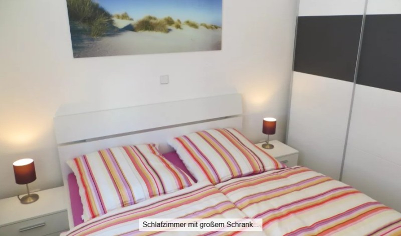 Schlafzimmer mit Doppelbett