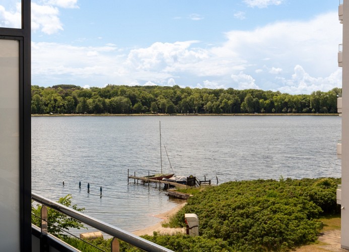 ... mit Blick zum Binnensee ...