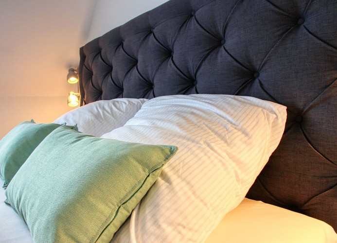 Doppelbett im Schlafzimmer
