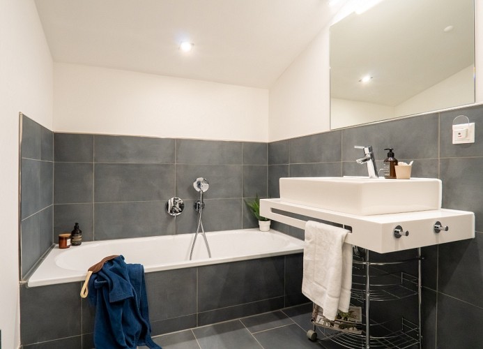 ... und Dusche im Obergeschoss