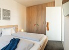 ... großem Kleiderschrank