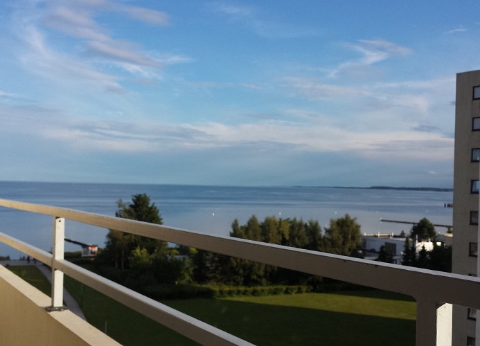 ... Balkon in Westlage ...