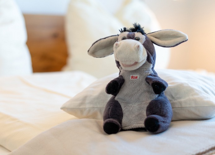 ... ebenfalls mit ...