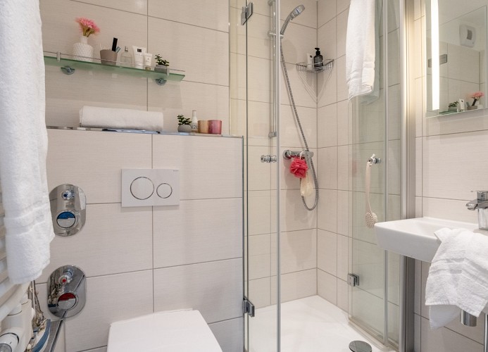 modernes Duschbad