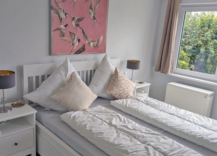 Schlafzimmer 1