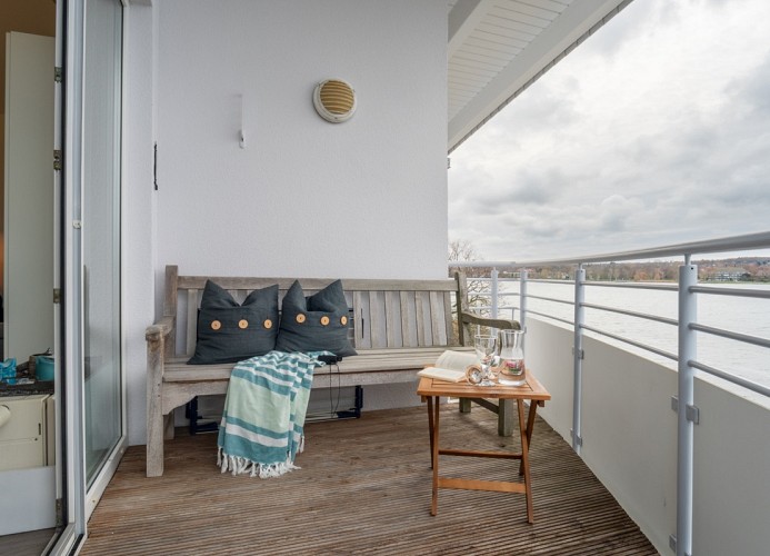 ... Balkon in Südlage ...