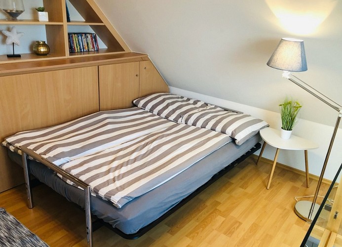 ... Schlafcouch und ...