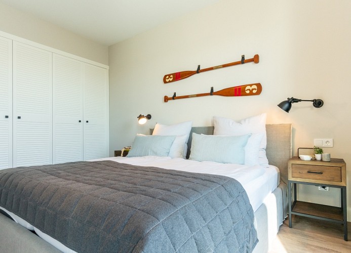 ... großem Kleiderschrank