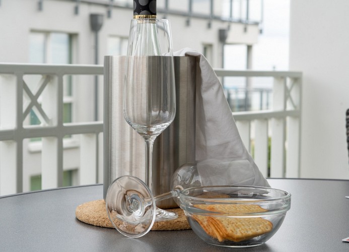 ... gemütlichem Balkon mit ...