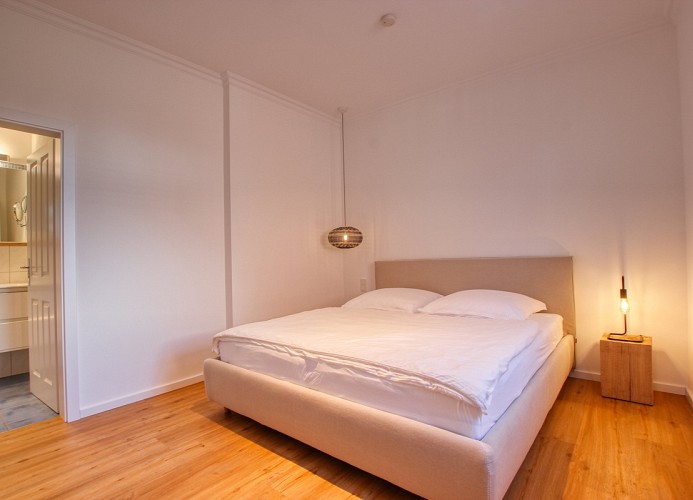 gemütliches Doppelbett
