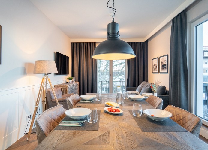 ... lichtdurchflueten Wohnzimmer ...