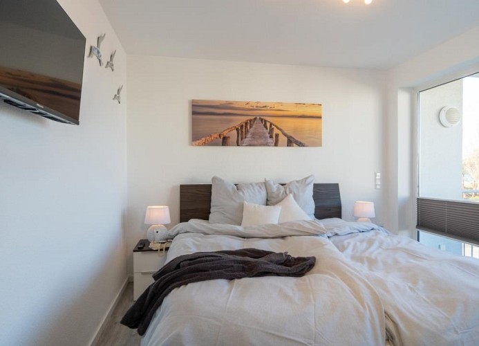 ... mit eigenem TV ...